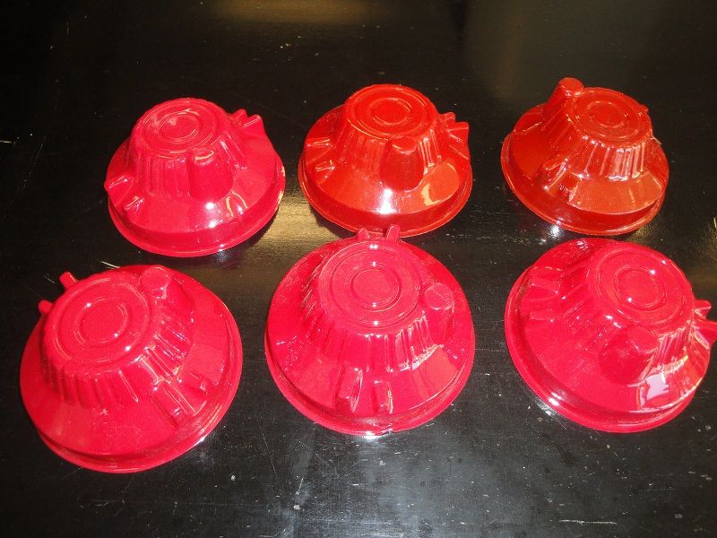 redplastic caps.jpg