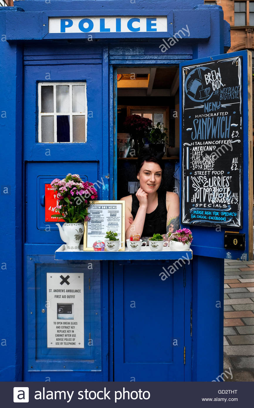 1936-traditional-police-box-transformed-into-a-coffee-shop-merchant-GD2THT.jpg