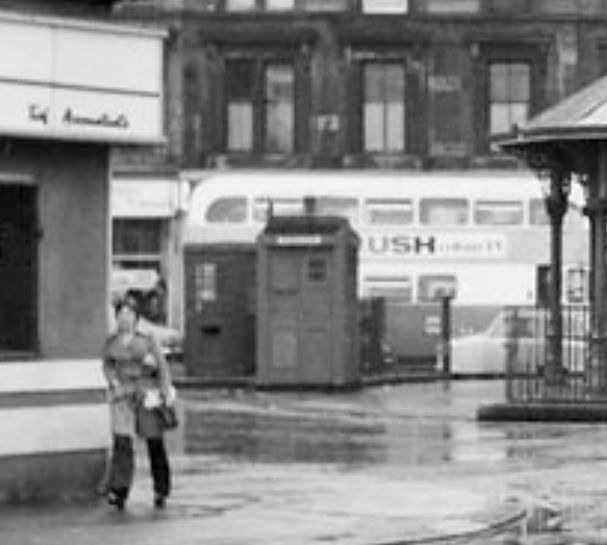 Bridgeton_Cross-(C4)-at_London_Road_and_Dalmarnock_Road--25 September 1974-Blowup.JPG