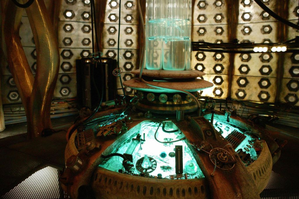 TARDIS-Console-9-10.jpg