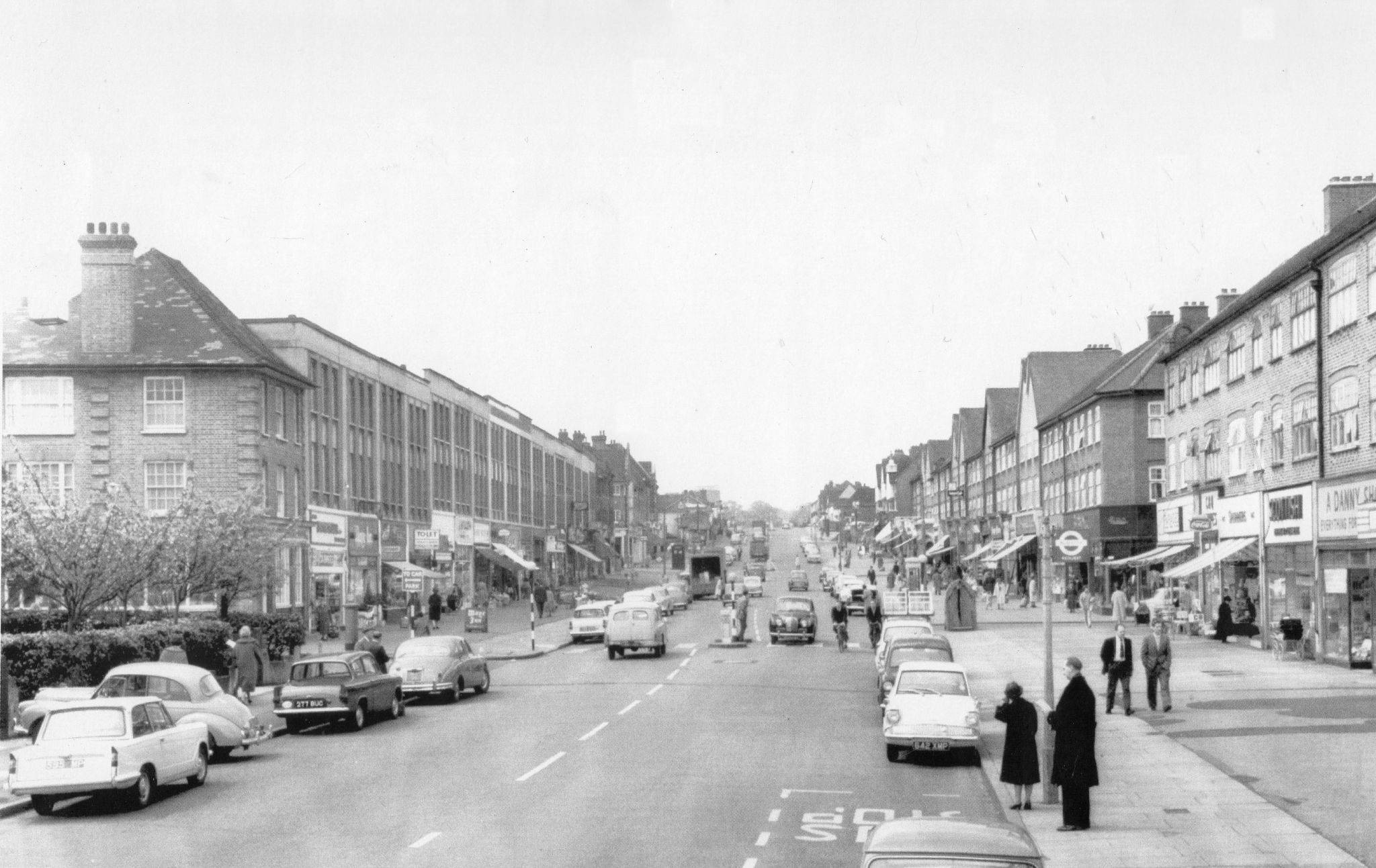 X25 Kenton Road, Harrow 2 (c1960) (Hi-Res).jpg
