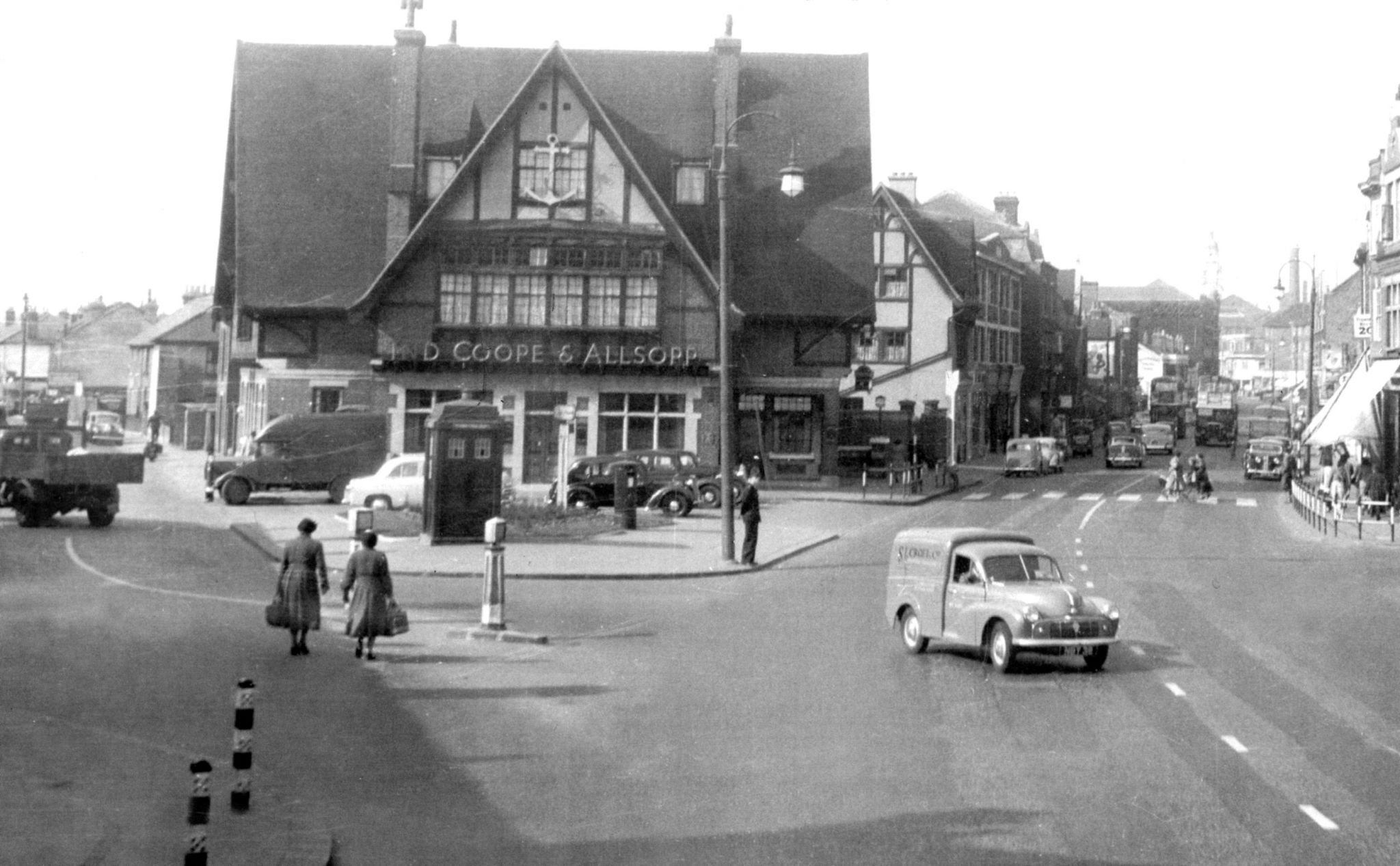 Z21 Southbridge Road Croydon (Hi-Res)(1955).jpg