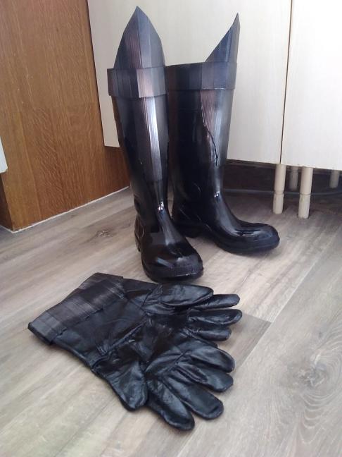 boots n gloves 2.jpg
