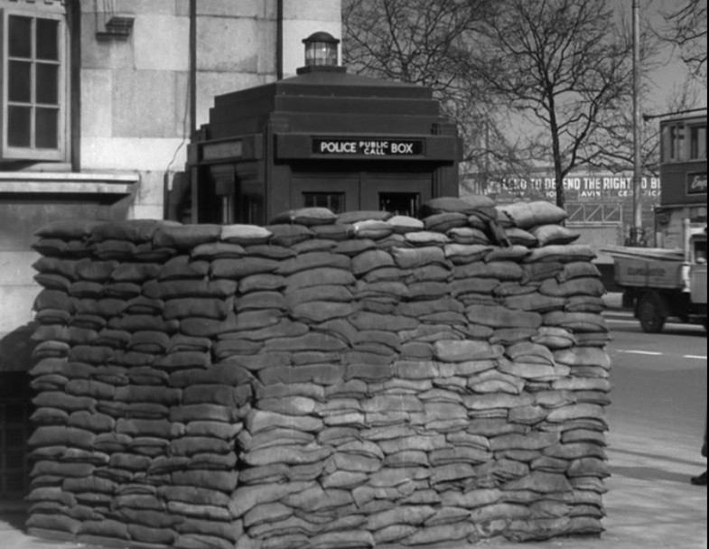 A52 Victoria Embankment, Charing Cross (c 1940).jpg