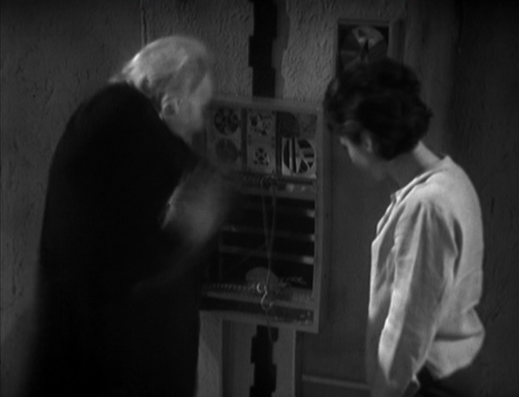 01-Susan-Foreman-02-Yale-002-The-Daleks-Ep-06-The-Ordeal-03.png