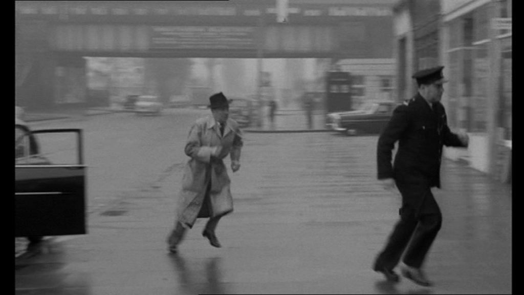Wimbledon_Chase_Station_Box-V28-(Scotland_Yard-The_Square_Mile_Murder(1961)).png