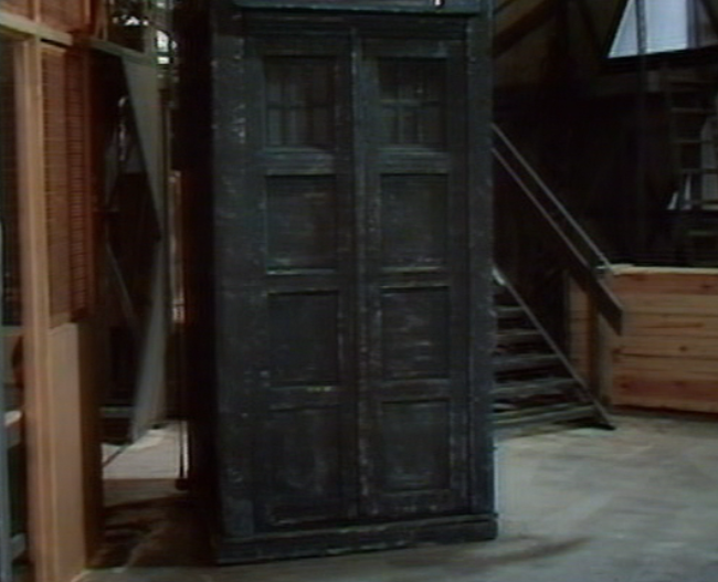 colony tardis side 2a.png