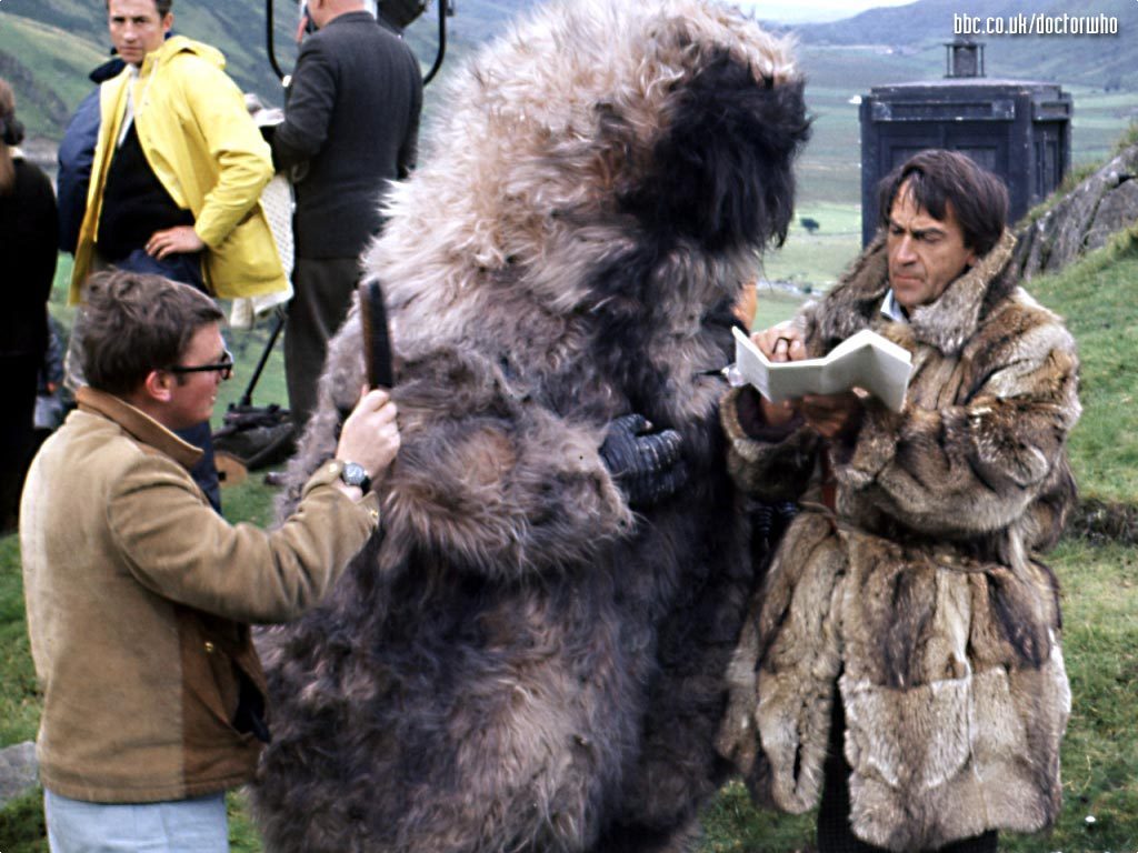 doctor_who_patrick_troughton_on_location_and_between_takes_with_a_yeti.jpg