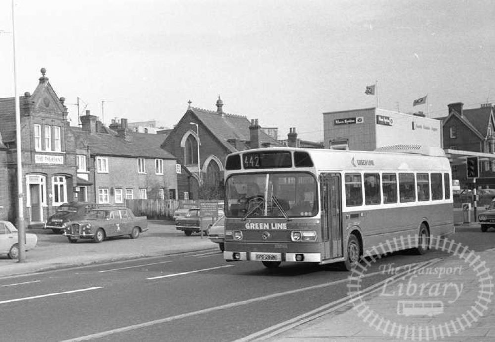 The Pheasant and London Road, High Wycombe - 1975.jpg