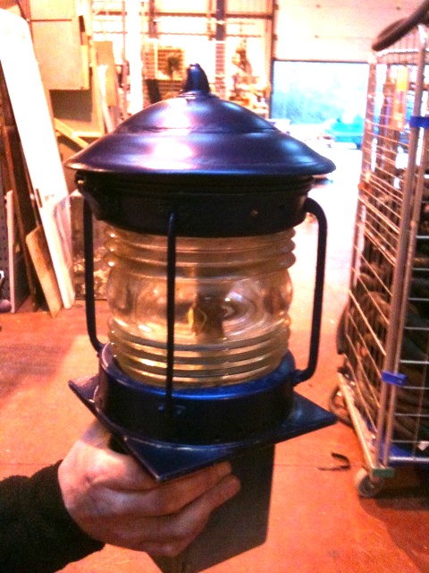 TARDIS-Lamp2011-01(lightened).jpg