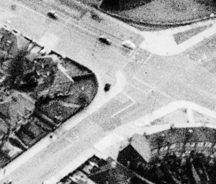 T43--Gunnersbury Ave & Gunnersbury Lane--aerial photo (3 Nov 1953).JPG