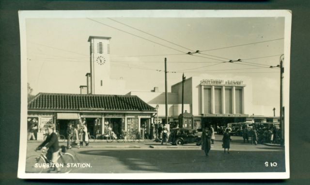 Surbiton_Station_Box-V44(Postcard)-Orig.JPG