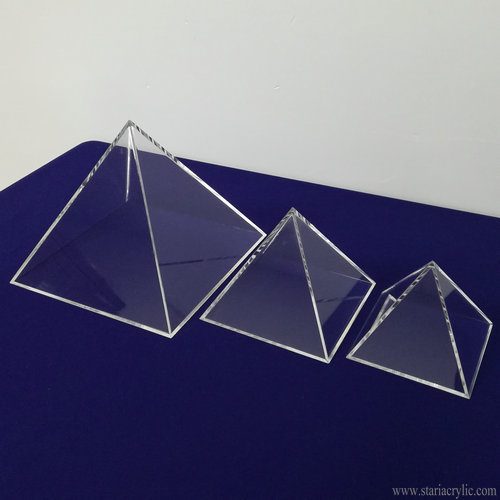Acrylic-pyramid-box-Triangle-acrylic-box 4.jpg