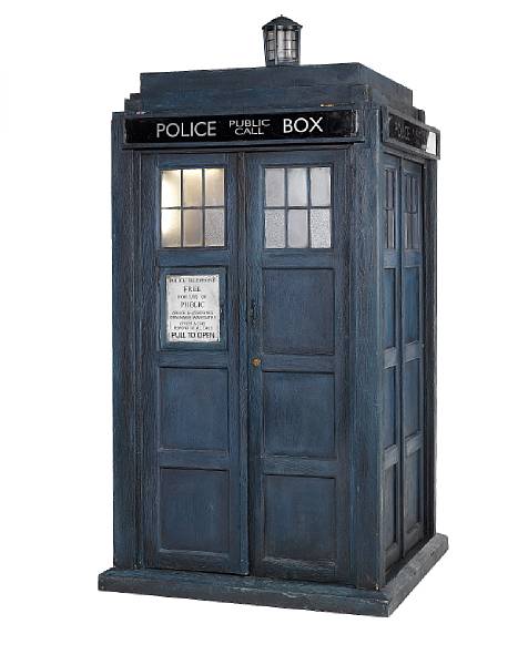 TARDIS-2005(medium).jpg