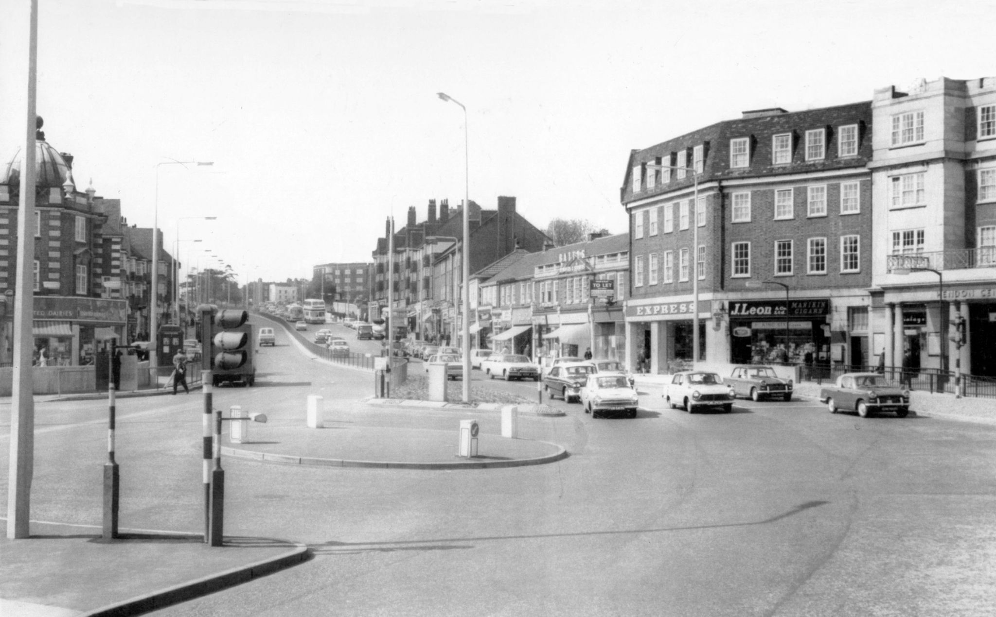 S28 Watford Way, Hendon (Hi-Res) (c1965).jpg