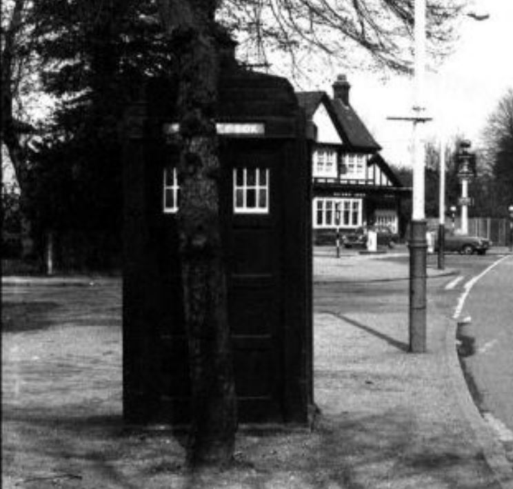 Sunbury_Road_Box-T25-(1968)-Pic3-Blowup.JPG