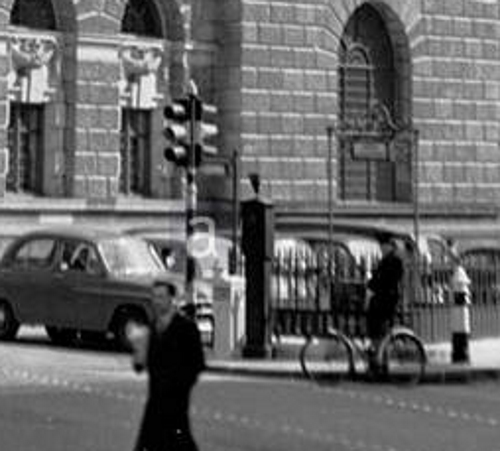 CoL 57 - AP2 - london-1950s-londons-central-criminal-court-the-old-bailey-C1K8E4 - Crop.jpg