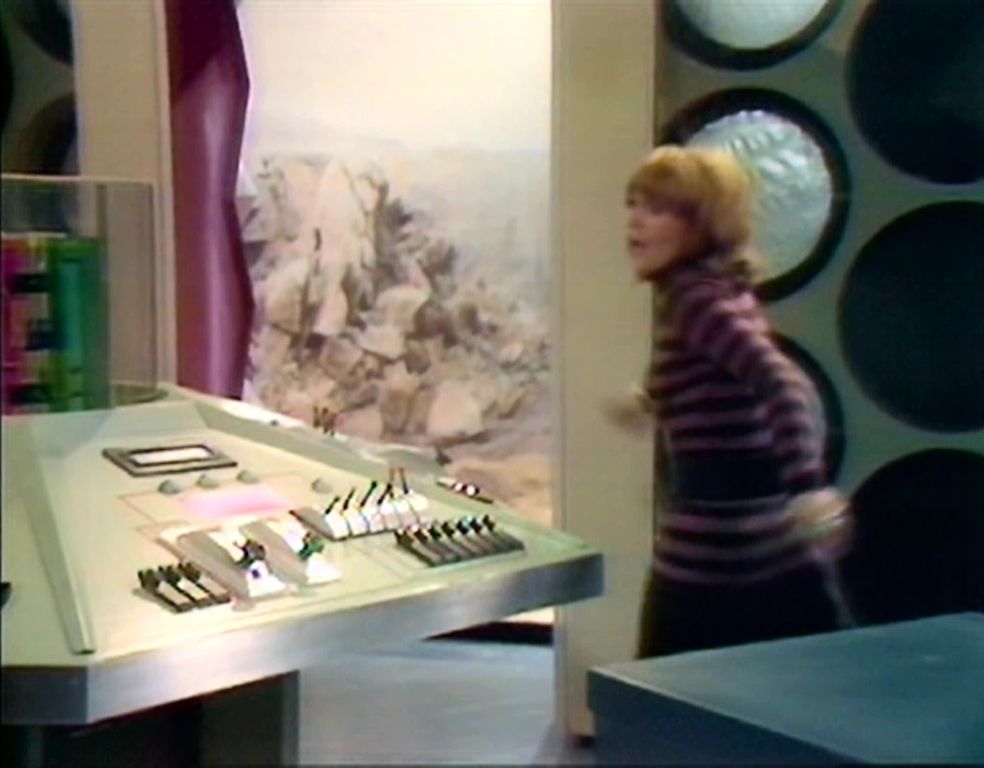 Colony in Space Master's TARDIS 05.jpg